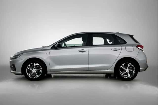 Hyundai i30 (2022) thumbnail 3