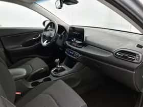 Hyundai i30 (2022) thumbnail 6