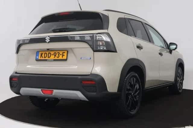Suzuki S-Cross (2026) thumbnail 2
