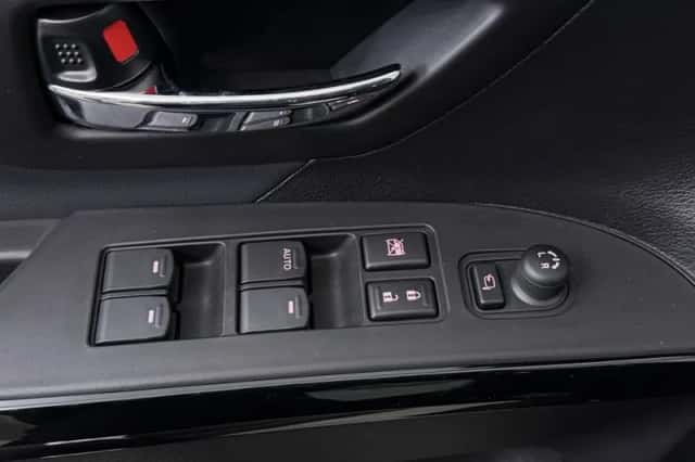 Suzuki S-Cross (2026) thumbnail 4