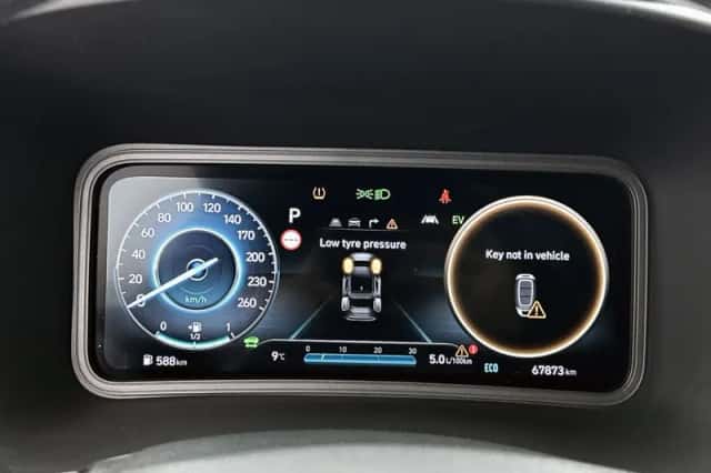 Hyundai Kona (2021) thumbnail 5