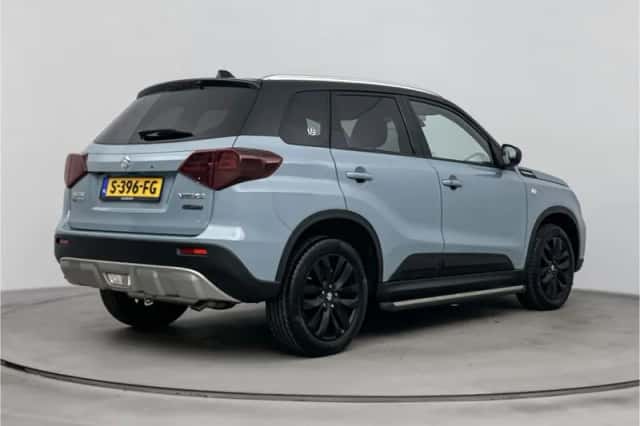Suzuki Vitara (2023) thumbnail 2