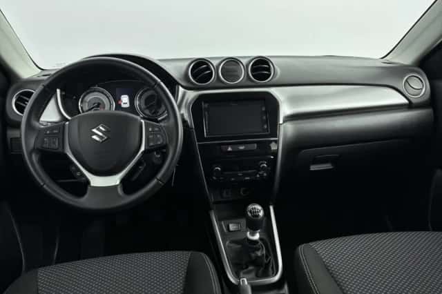 Suzuki Vitara (2023) thumbnail 4