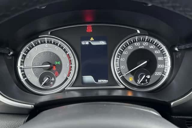 Suzuki Vitara (2023) thumbnail 5