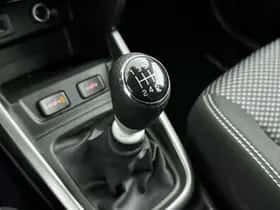 Suzuki Vitara (2023) thumbnail 9