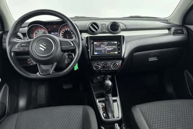 Suzuki Swift (2018) thumbnail 4