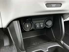 Suzuki Swift (2025) thumbnail 28