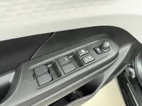 Suzuki Swift (2025) thumbnail 18