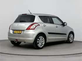 Suzuki Swift (2014) thumbnail 2
