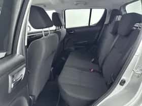 Suzuki Swift (2014) thumbnail 16