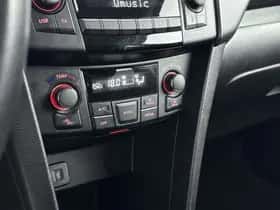 Suzuki Swift (2014) thumbnail 8