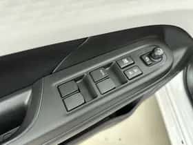 Suzuki Swift (2025) thumbnail 18