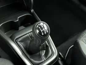 Suzuki Swift (2025) thumbnail 9