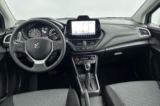Suzuki S-Cross (2025) thumbnail 4