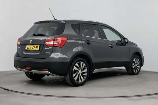 Suzuki S-Cross (2021) thumbnail 2