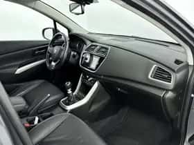 Suzuki S-Cross (2021) thumbnail 6