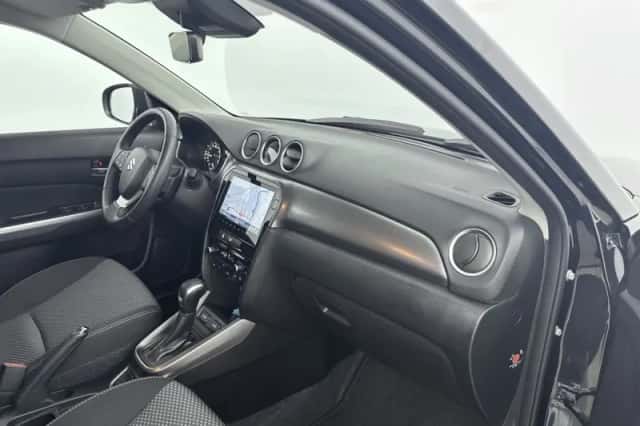 Suzuki Vitara (2025) thumbnail 6