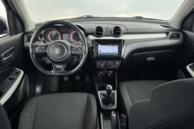 Suzuki Swift (2018) thumbnail 6