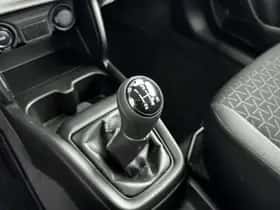 Suzuki Swift (2025) thumbnail 11