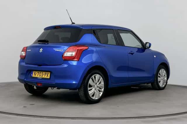 Suzuki Swift (2021) thumbnail 2