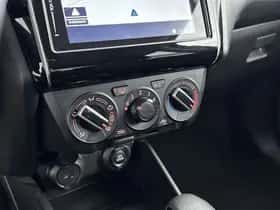 Suzuki Swift (2021) thumbnail 9