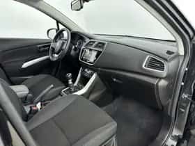 Suzuki S-Cross (2020) thumbnail 5