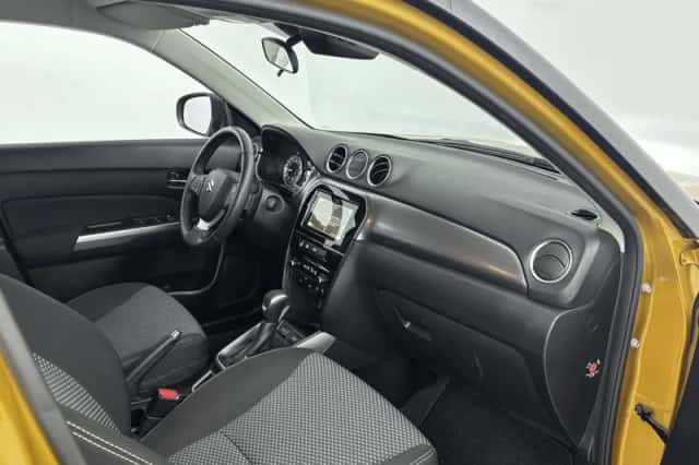 Suzuki Vitara (2023) thumbnail 6