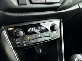 Suzuki S-Cross (2023) thumbnail 9