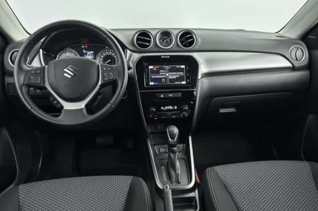 Suzuki Vitara (2023) thumbnail 4