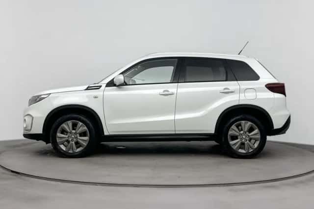 Suzuki Vitara (2023) thumbnail 3