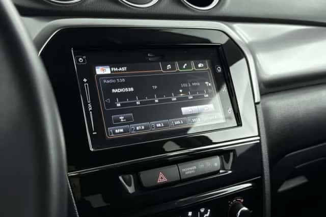 Suzuki Vitara (2023) thumbnail 6