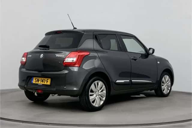 Suzuki Swift (2018) thumbnail 2