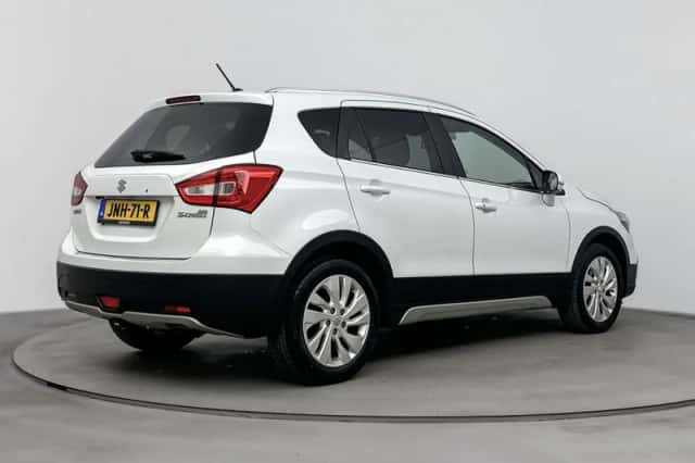 Suzuki S-Cross (2020) thumbnail 2