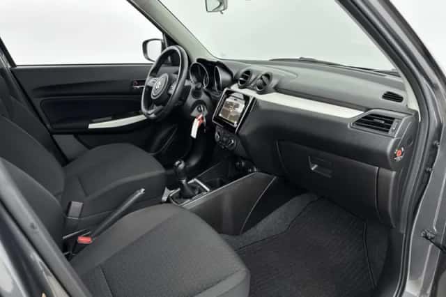 Suzuki Swift (2021) thumbnail 6