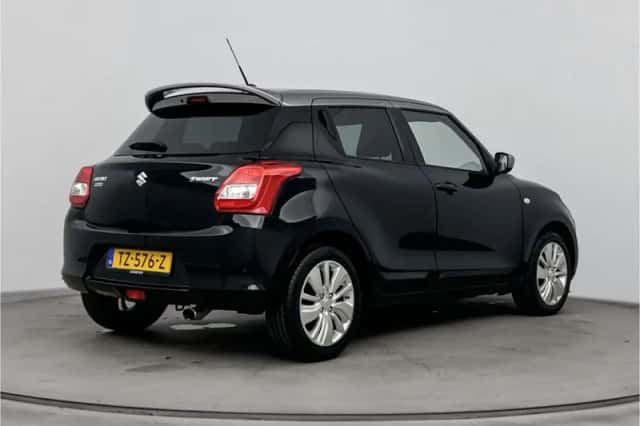 Suzuki Swift (2018) thumbnail 2