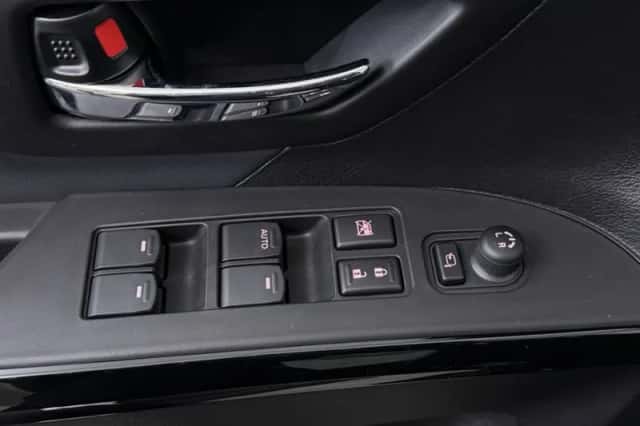 Suzuki S-Cross (2026) thumbnail 5