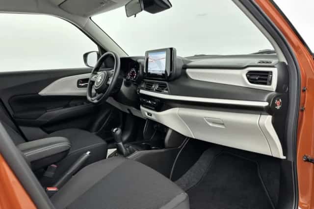 Suzuki Swift (2025) thumbnail 6