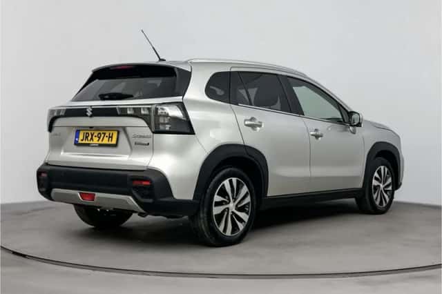 Suzuki S-Cross (2023) thumbnail 2