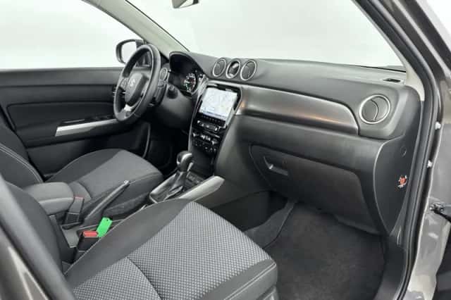 Suzuki Vitara (2025) thumbnail 6