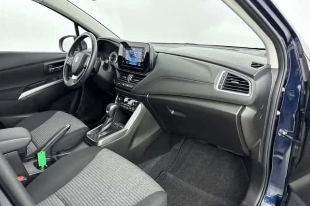 Suzuki S-Cross (2023) thumbnail 6