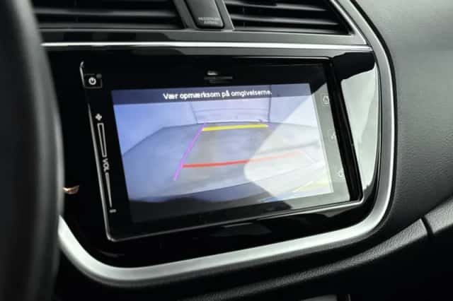 Suzuki S-Cross (2020) thumbnail 6
