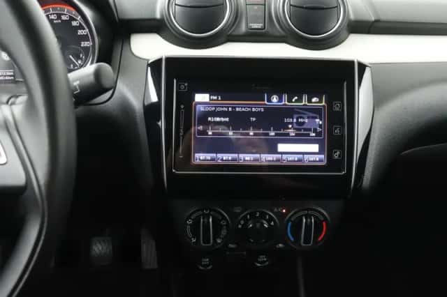 Suzuki Swift (2020) thumbnail 5