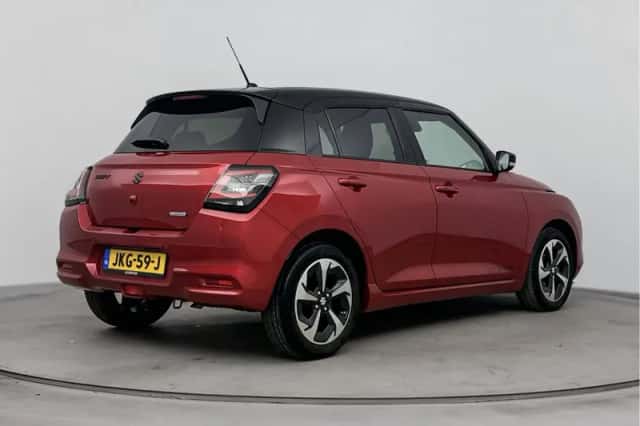Suzuki Swift (2025) thumbnail 2