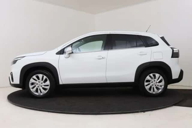 Suzuki S-Cross (2023) thumbnail 3