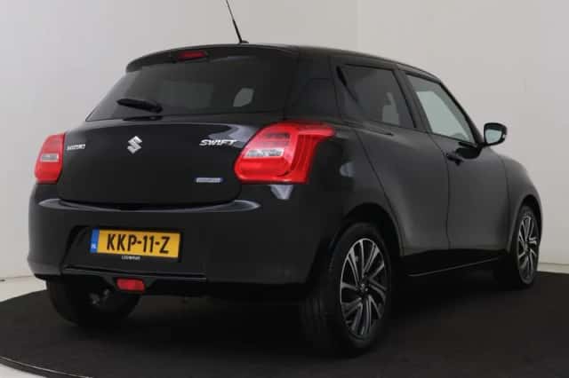 Suzuki Swift (2023) thumbnail 2