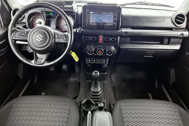 Suzuki Jimny (2019) thumbnail 4