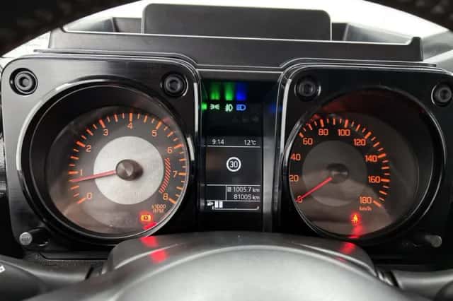 Suzuki Jimny (2019) thumbnail 5