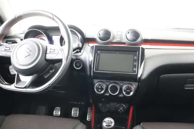 Suzuki Swift (2019) thumbnail 4