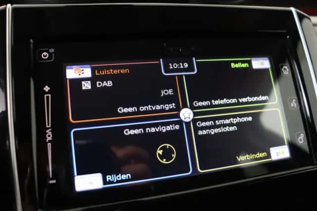 Suzuki Swift (2019) thumbnail 6