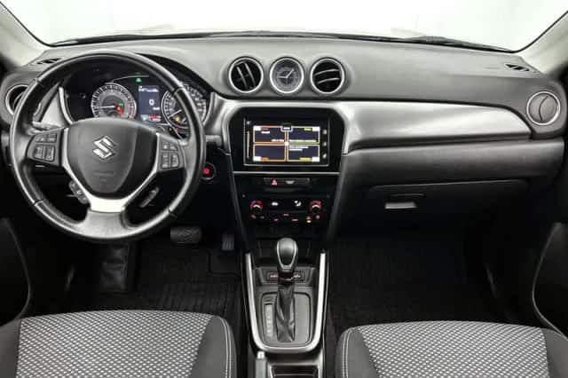 Suzuki Vitara (2022) thumbnail 4
